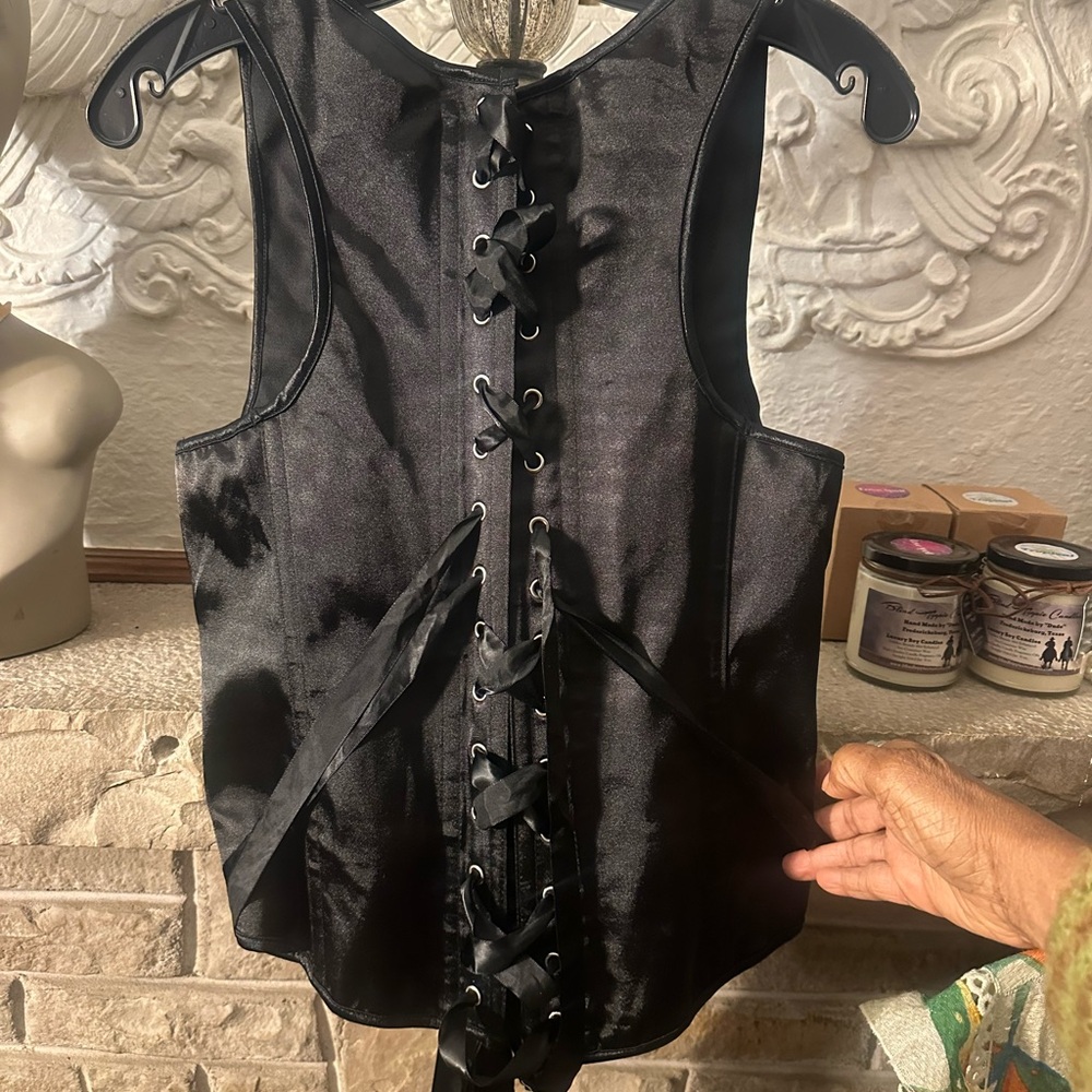 Nwt corset story black Elegant Satin Lace-Up Corset and a black uk18 see sizing